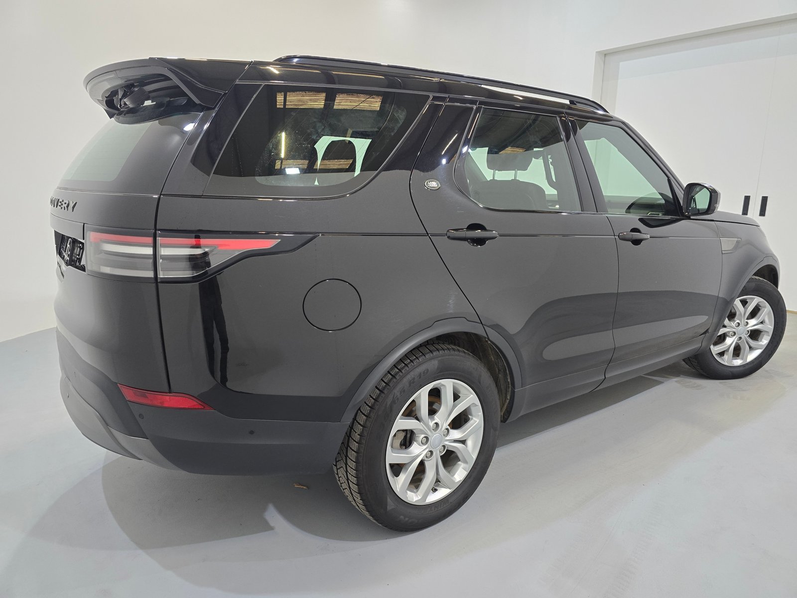 Land Rover Discovery V (2017 - ) image