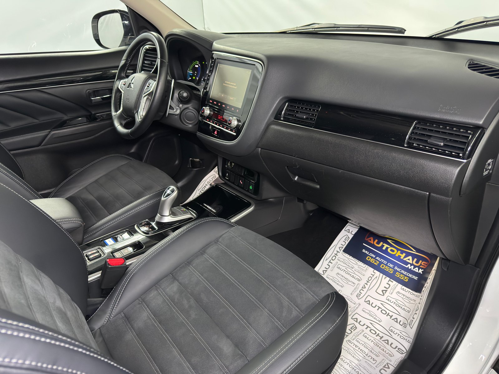 Mitsubishi Outlander III (2012 - 2021) image Mitsubishi Outlander III (2012 - 2021) image