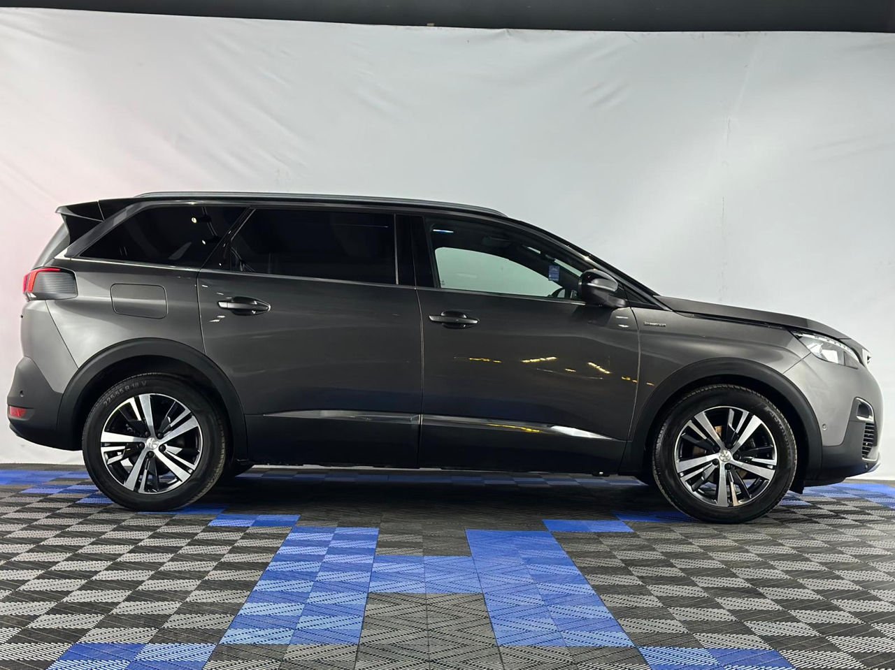 Peugeot 5008 II (2017 - ) image