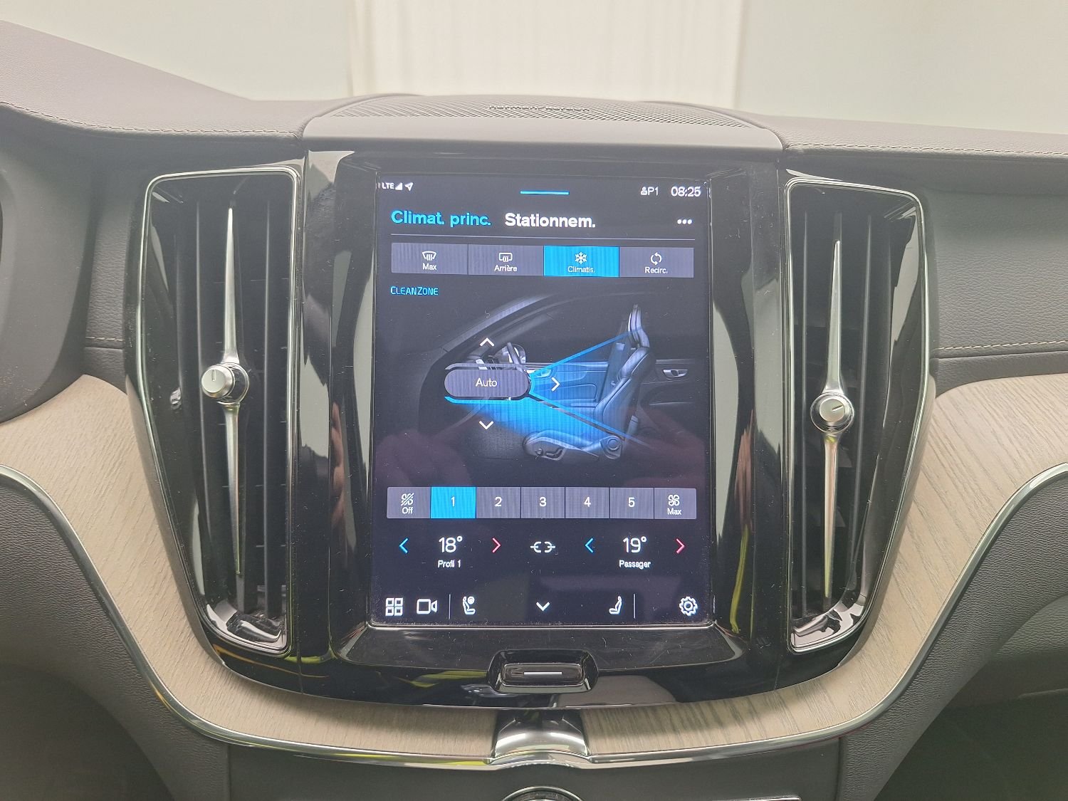 Volvo XC60 2017 - image