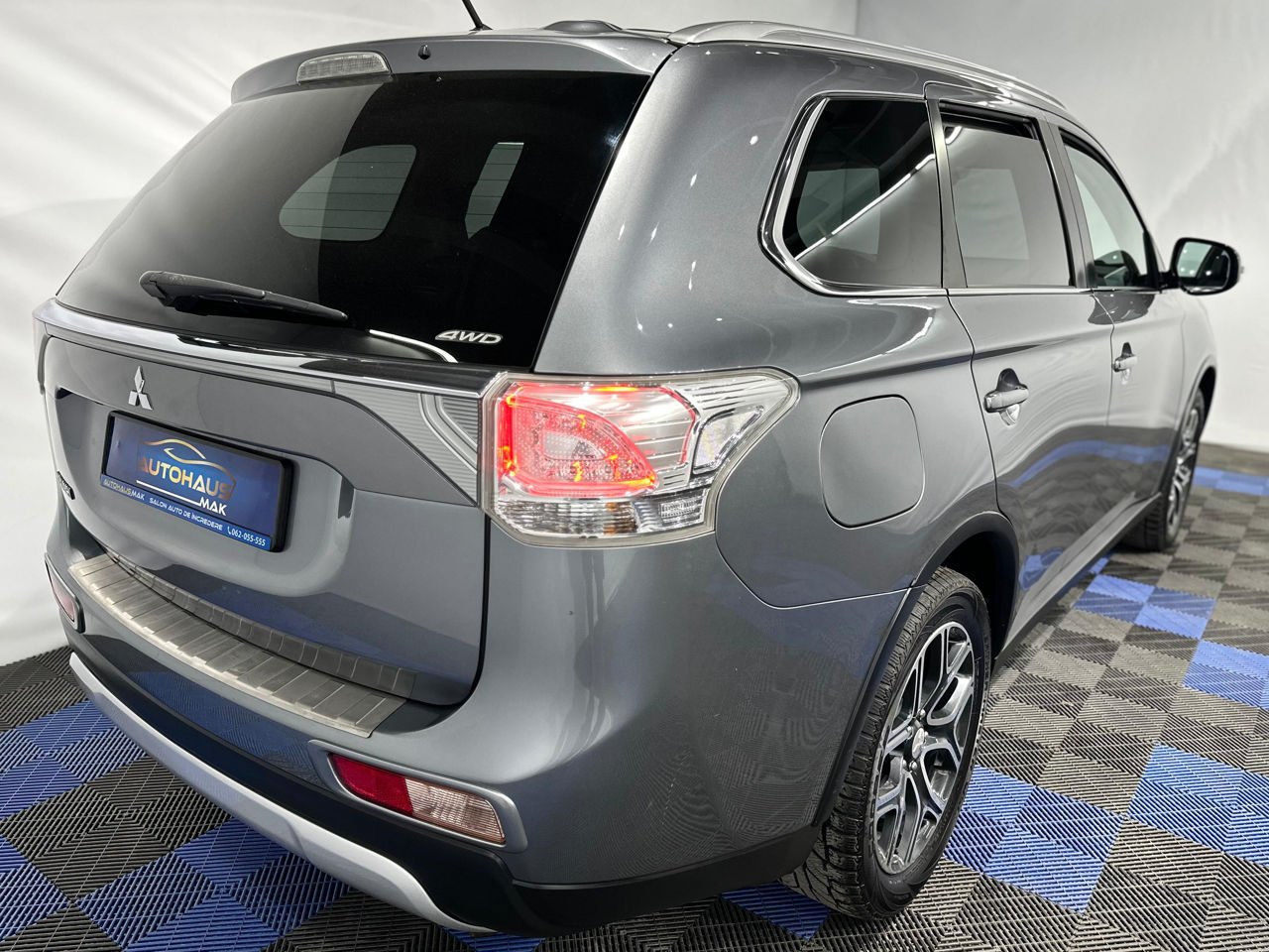 Mitsubishi Outlander III (2012 - 2021) image Mitsubishi Outlander III (2012 - 2021) image