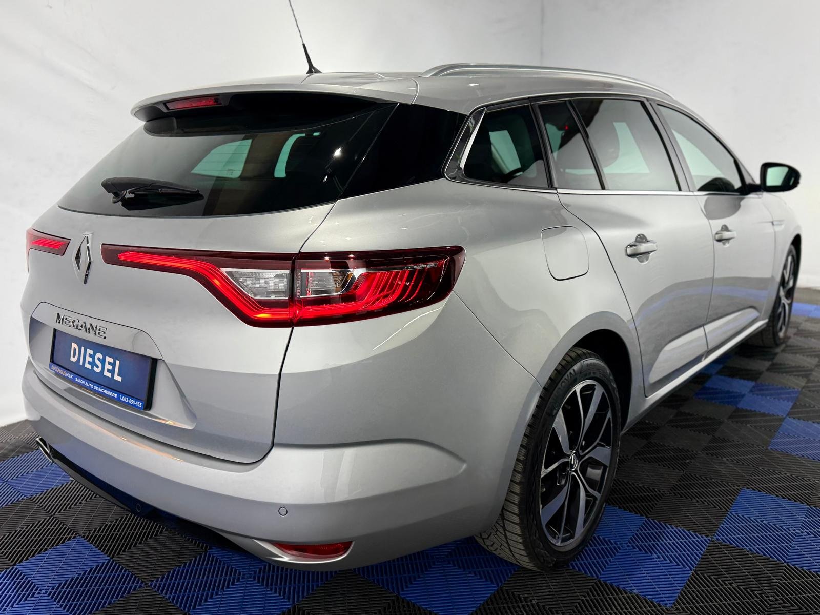 Renault Megane IV (2016 - ) image