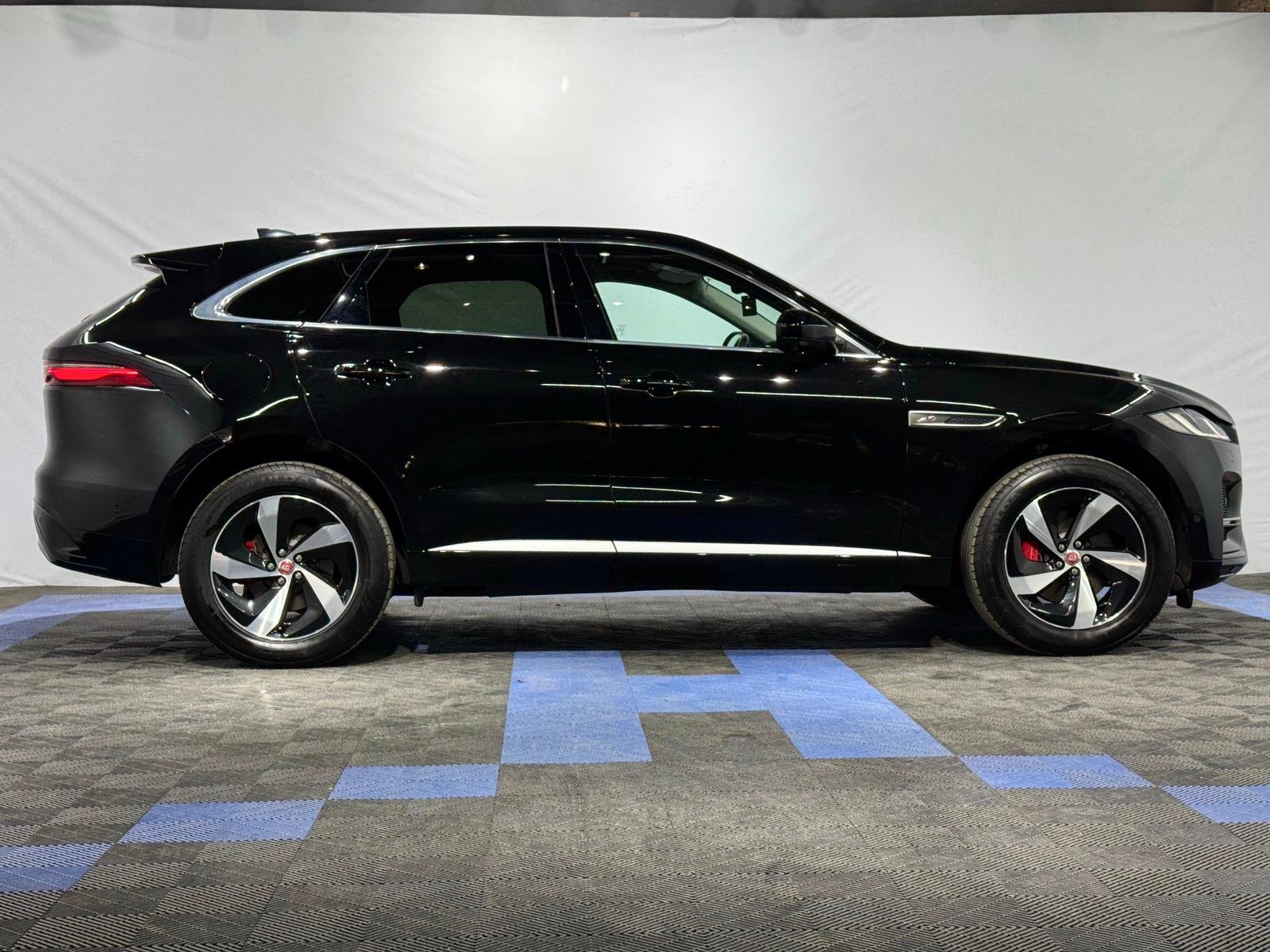 Jaguar F-PACE I (2015 - ) image
