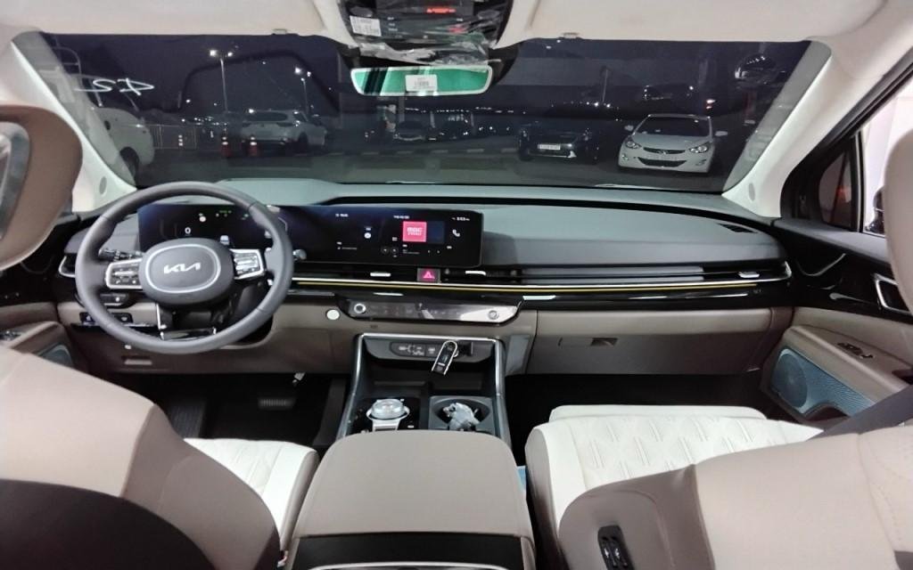 Kia Carnival IV (2020 - ) image Kia Carnival IV (2020 - ) image