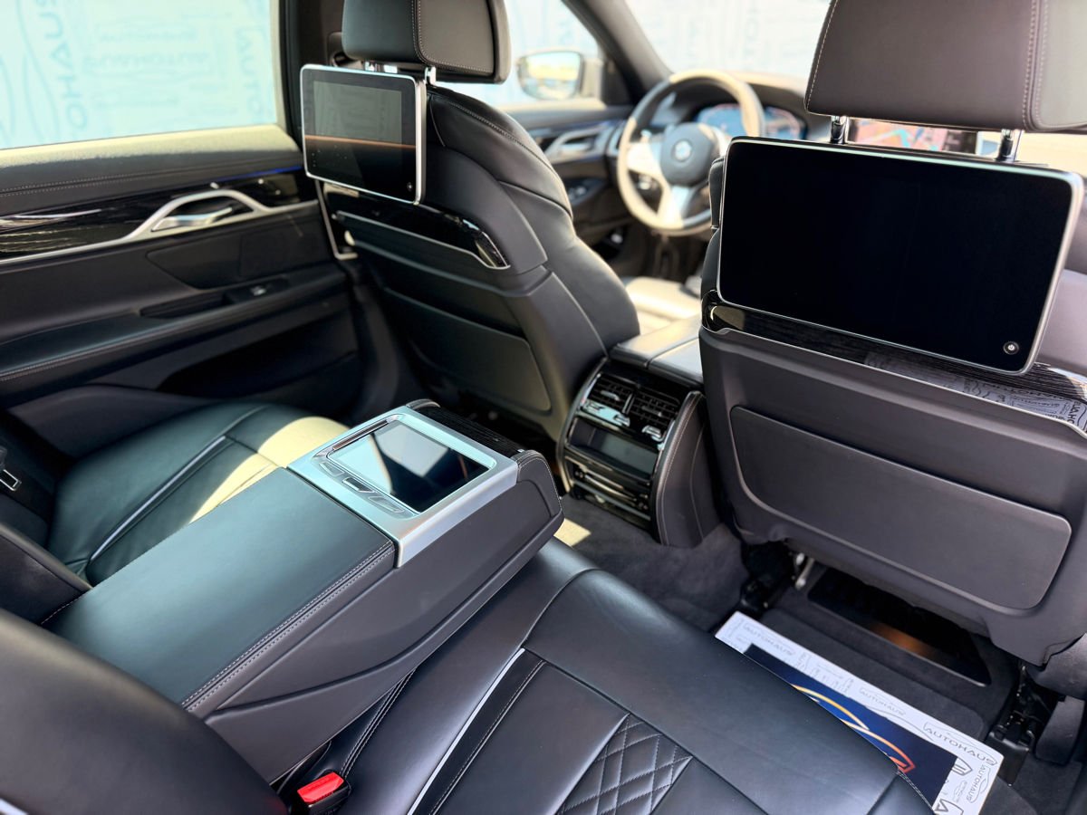 BMW 7 Series G11/G12 (2015 - 2022) image