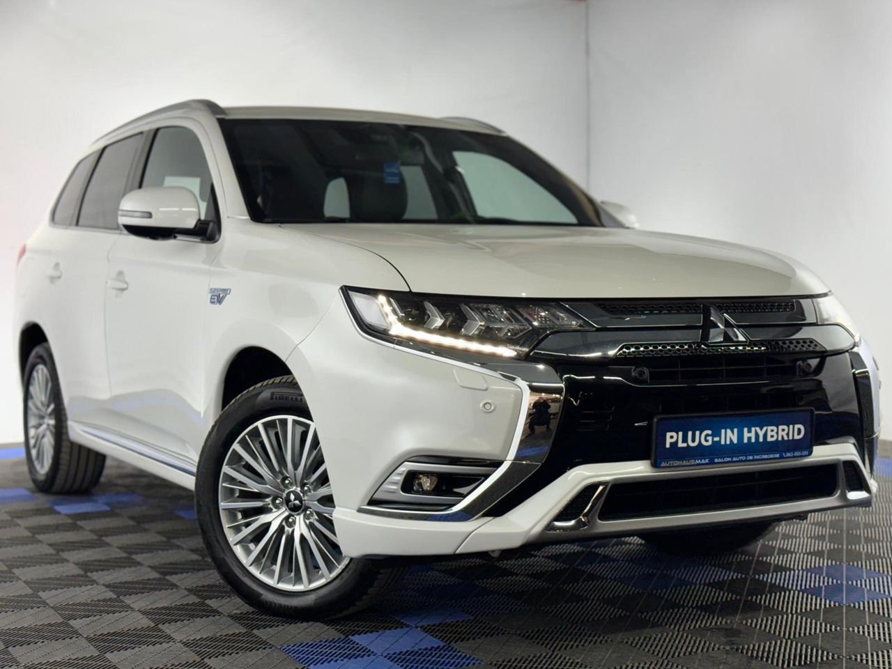 Mitsubishi Outlander PHEV I (2013 - 2018) image