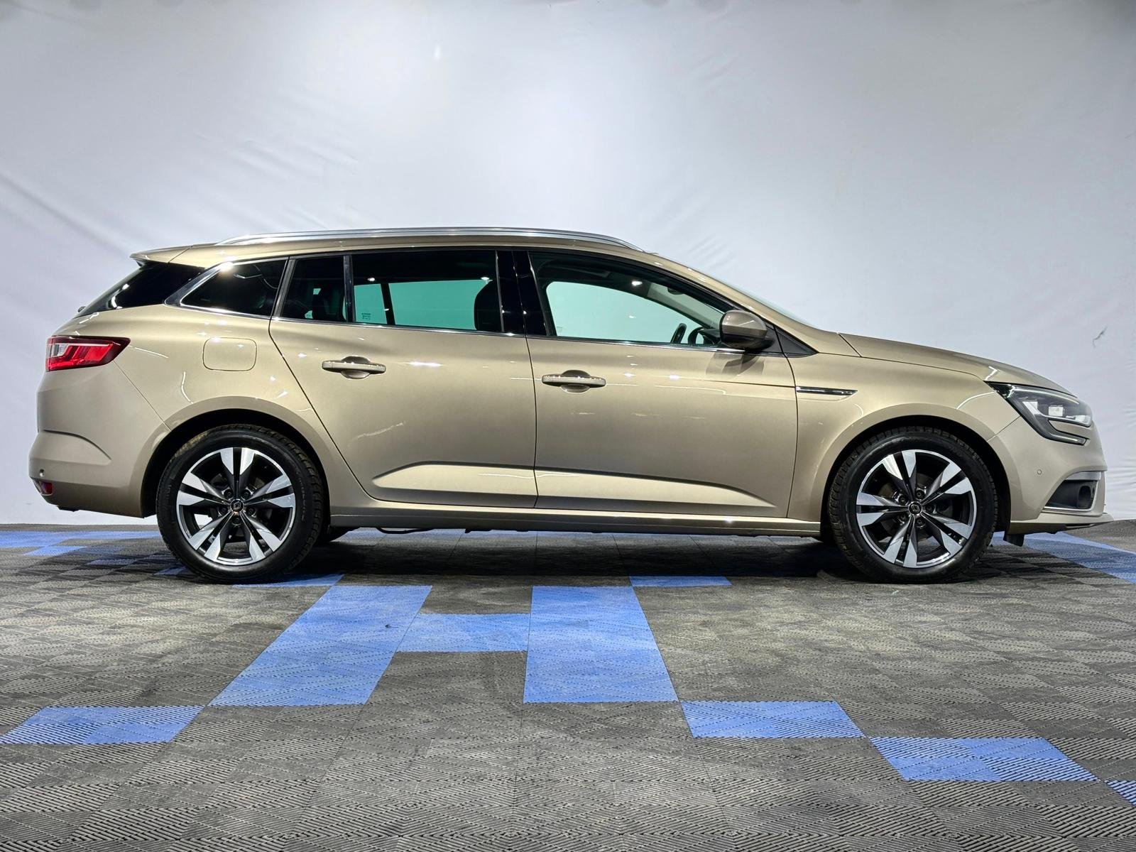 Renault Megane IV (2016 - ) image