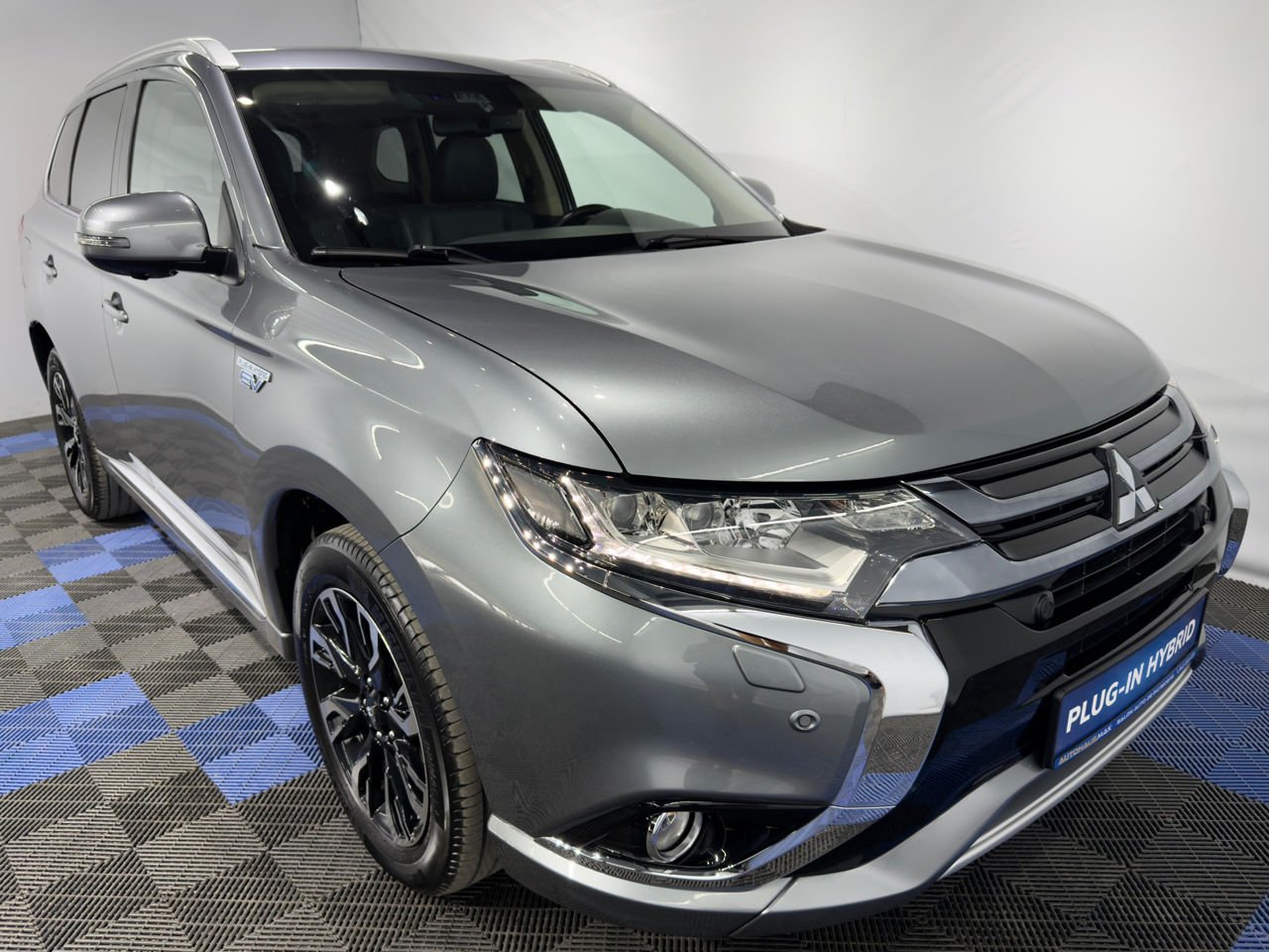 Mitsubishi Outlander III (2012 - 2021) image Mitsubishi Outlander III (2012 - 2021) image