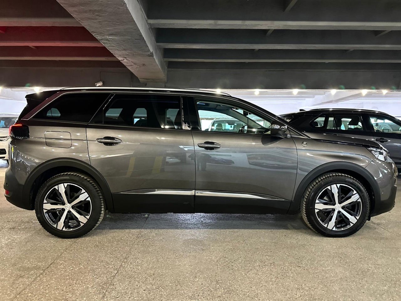 Peugeot 5008 II (2017 - ) image