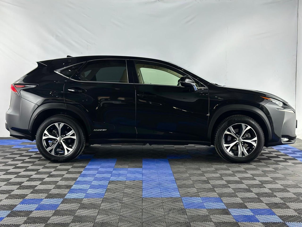 Lexus NX I (2014 - 2021) image