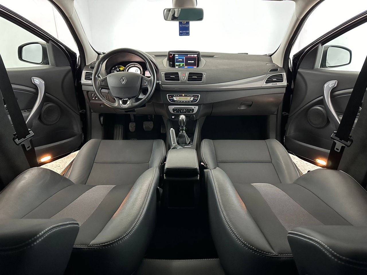 Renault Megane III (2008 - 2016) image Renault Megane III (2008 - 2016) image