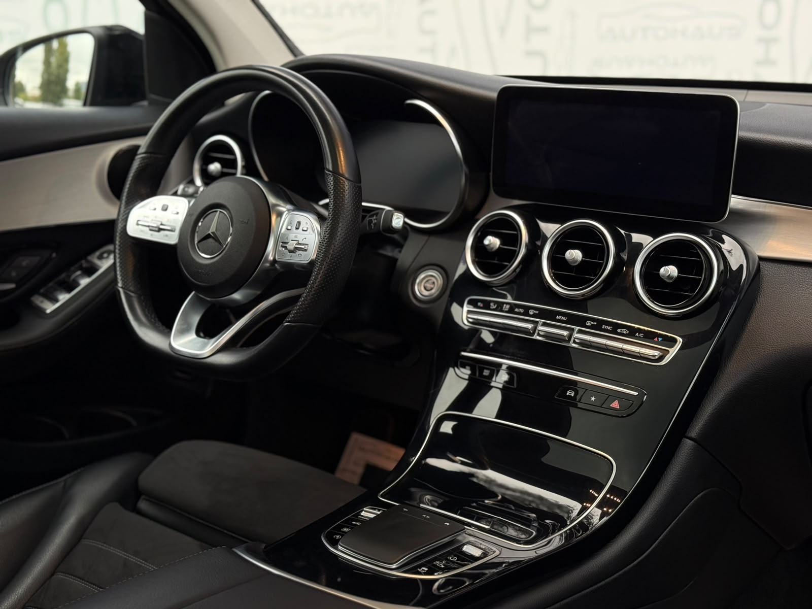 Mercedes-Benz GLC-Class X254 (2022 - ) image