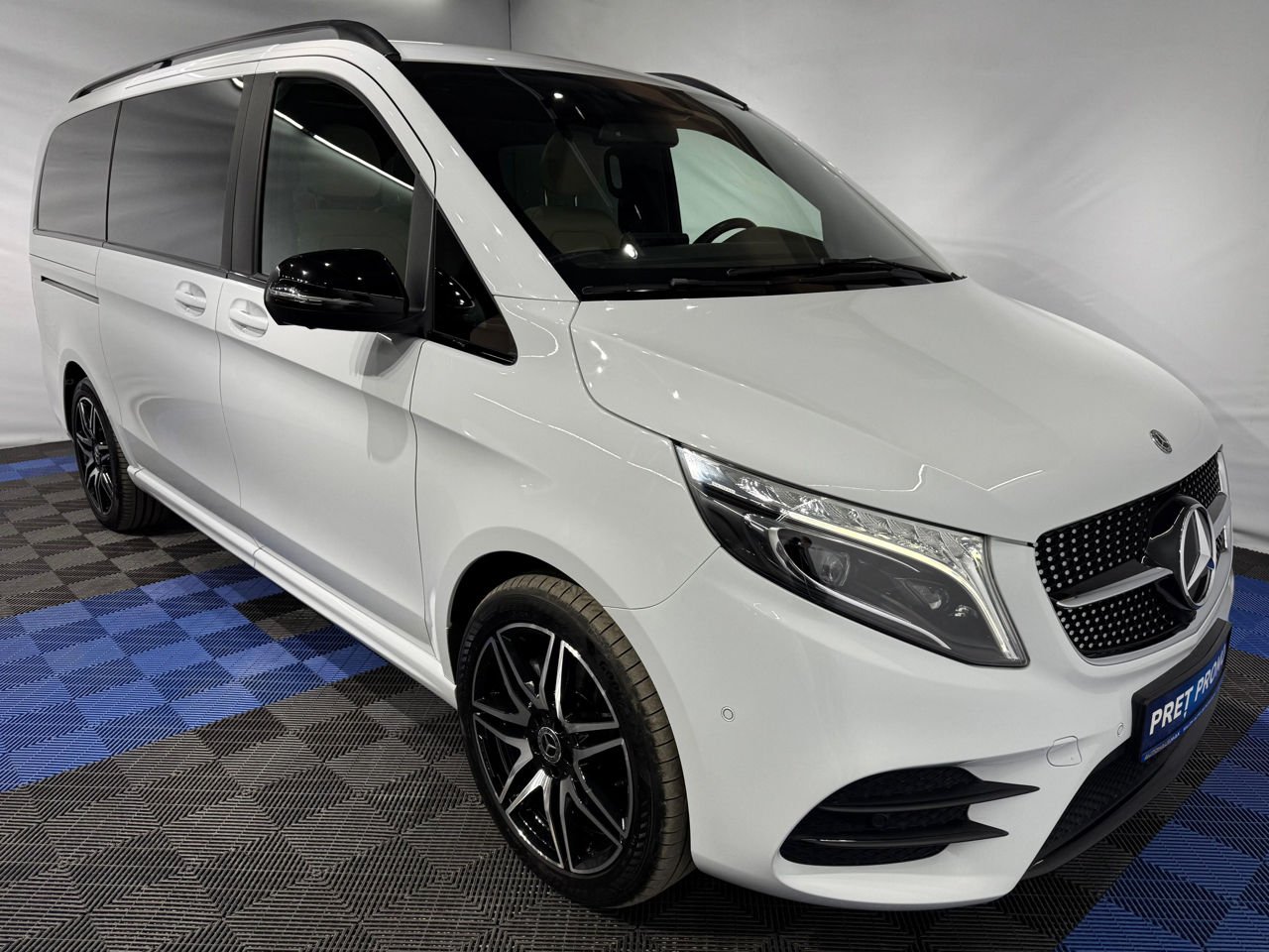 Mercedes-Benz V-Class W447 (2014 - ) image Mercedes-Benz V-Class W447 (2014 - ) image
