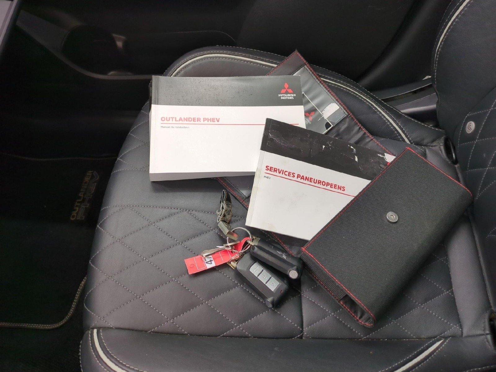 Mitsubishi Outlander III (2012 - 2021) image Mitsubishi Outlander III (2012 - 2021) image