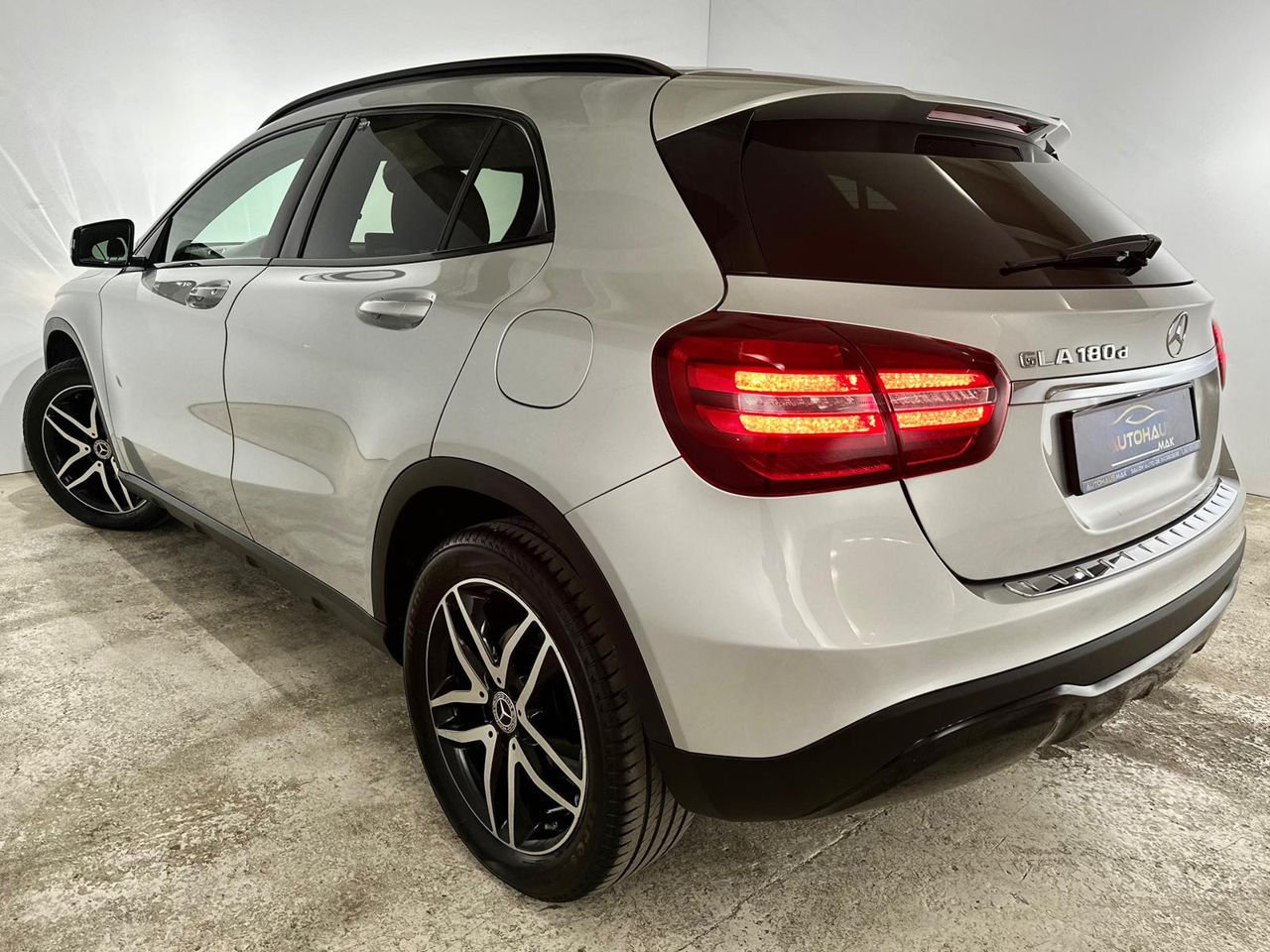 Mercedes-Benz GLA-Class X156 (2013 - 2019) image