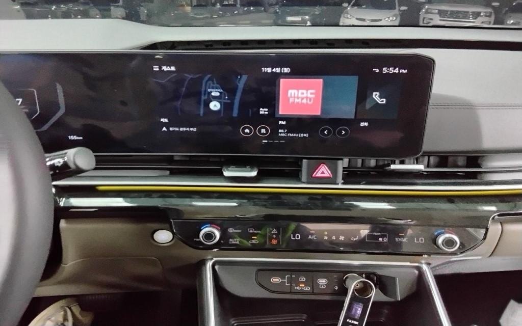 Kia Carnival IV (2020 - ) image Kia Carnival IV (2020 - ) image