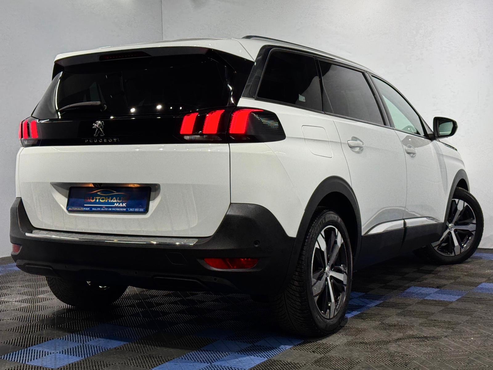 Peugeot 5008 II (2017 - ) image