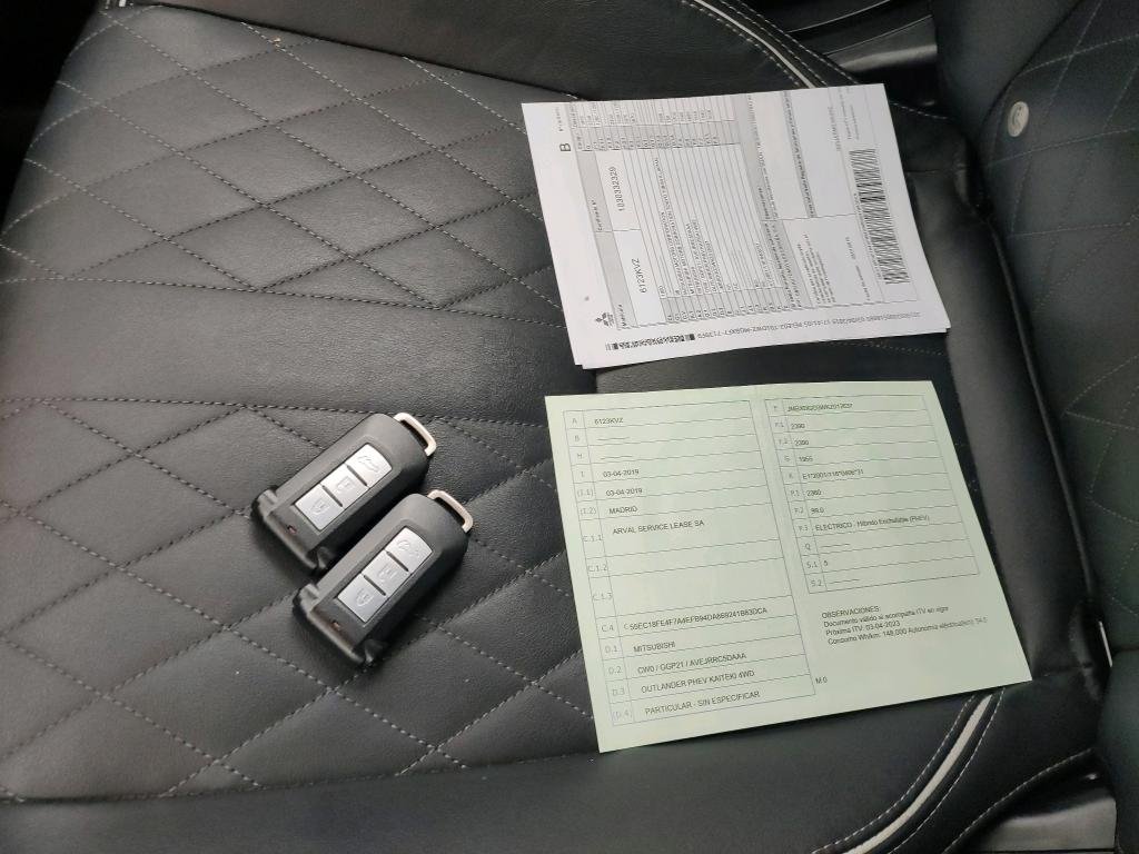 Mitsubishi Outlander III (2012 - 2021) image Mitsubishi Outlander III (2012 - 2021) image
