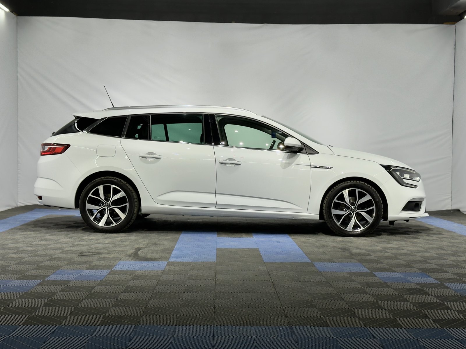 Renault Megane IV (2016 - ) image
