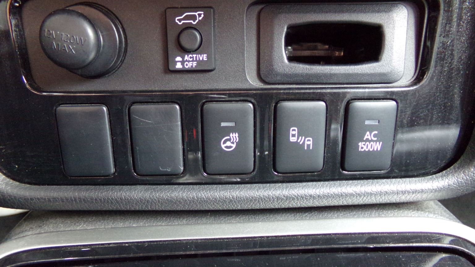 Mitsubishi Outlander III (2012 - 2021) image Mitsubishi Outlander III (2012 - 2021) image