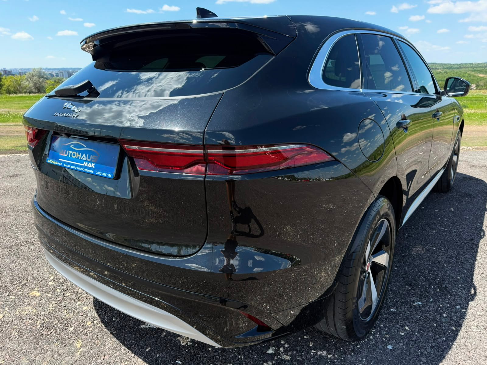 Jaguar F-PACE I (2015 - ) image