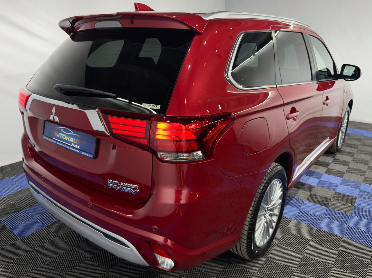 Mitsubishi Outlander III (2012 - 2021) image Mitsubishi Outlander III (2012 - 2021) image