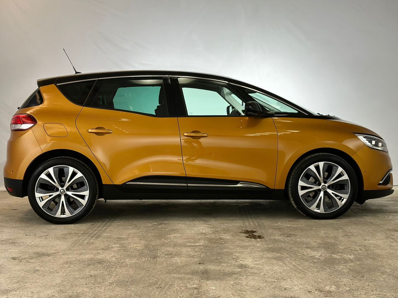 Renault Scenic IV (2016 - ) image