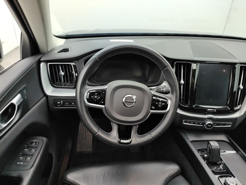 Volvo XC60 2017 - image Volvo XC60 2017 - image