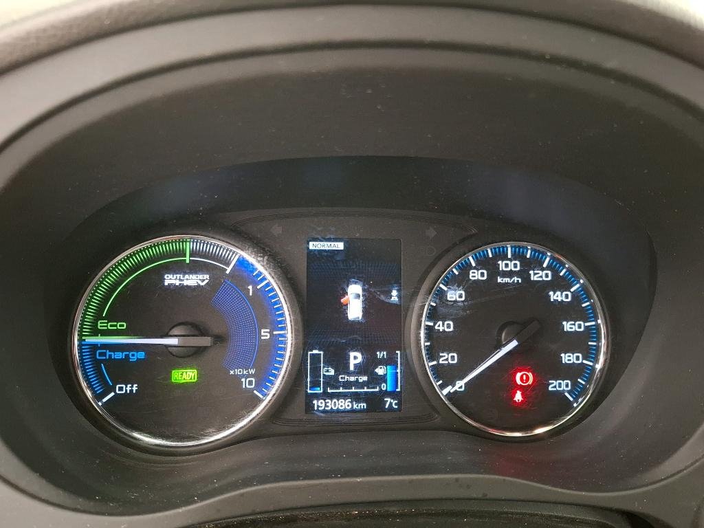 Mitsubishi Outlander III (2012 - 2021) image Mitsubishi Outlander III (2012 - 2021) image
