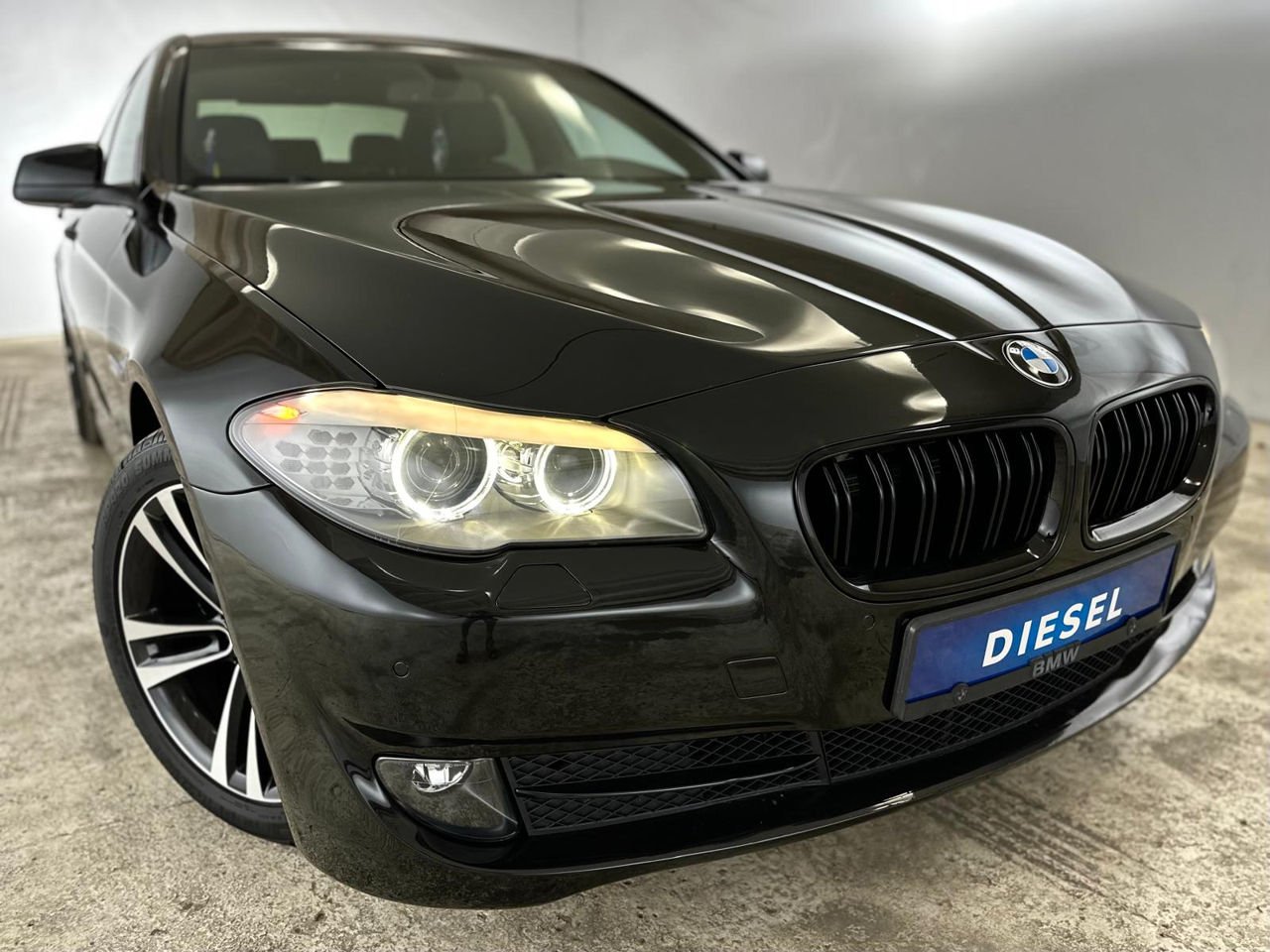 BMW 5 Series F10/F11 (2010 - 2017) image