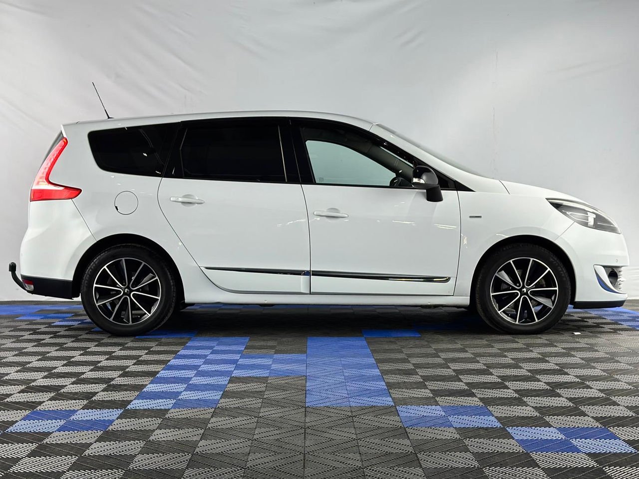 Renault Scenic III (2009 - 2016) image