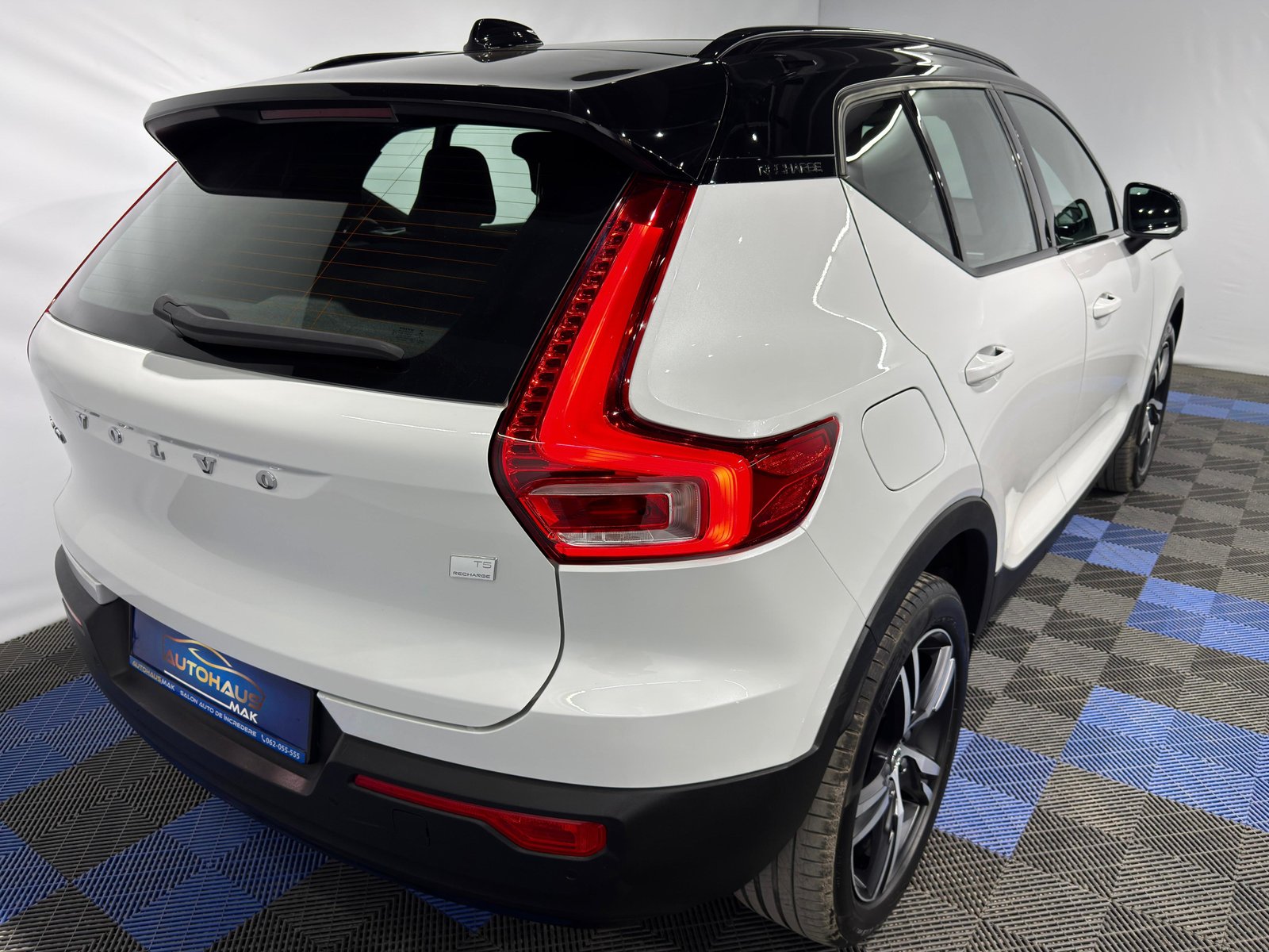 Volvo XC40 2017 - image Volvo XC40 2017 - image