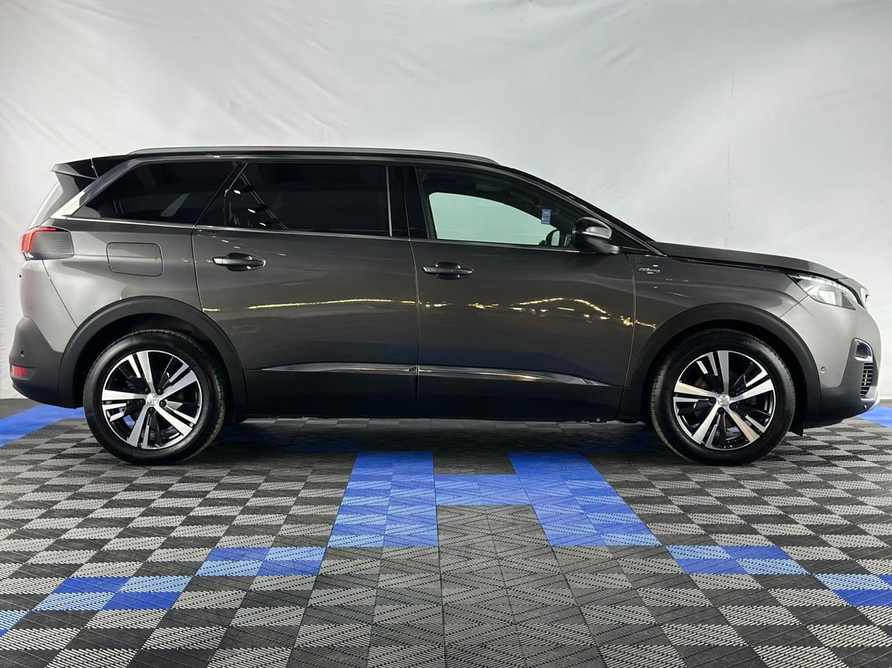 Peugeot 5008 II (2017 - ) image