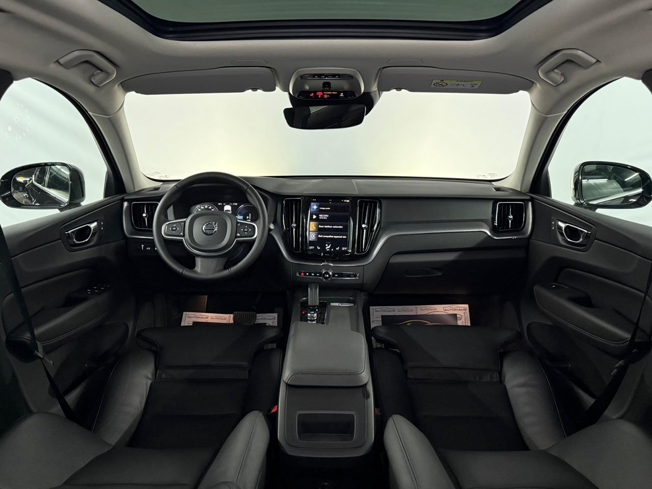 Volvo XC60 2017 - image Volvo XC60 2017 - image