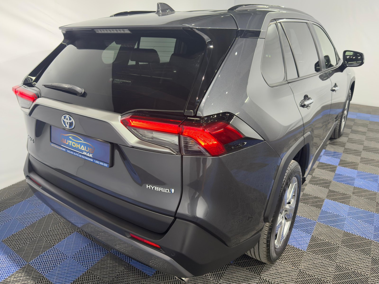 Toyota RAV4 2018 - image Toyota RAV4 2018 - image