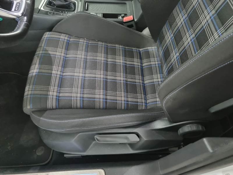 Volkswagen Golf VII (2012 - 2020) image Volkswagen Golf VII (2012 - 2020) image