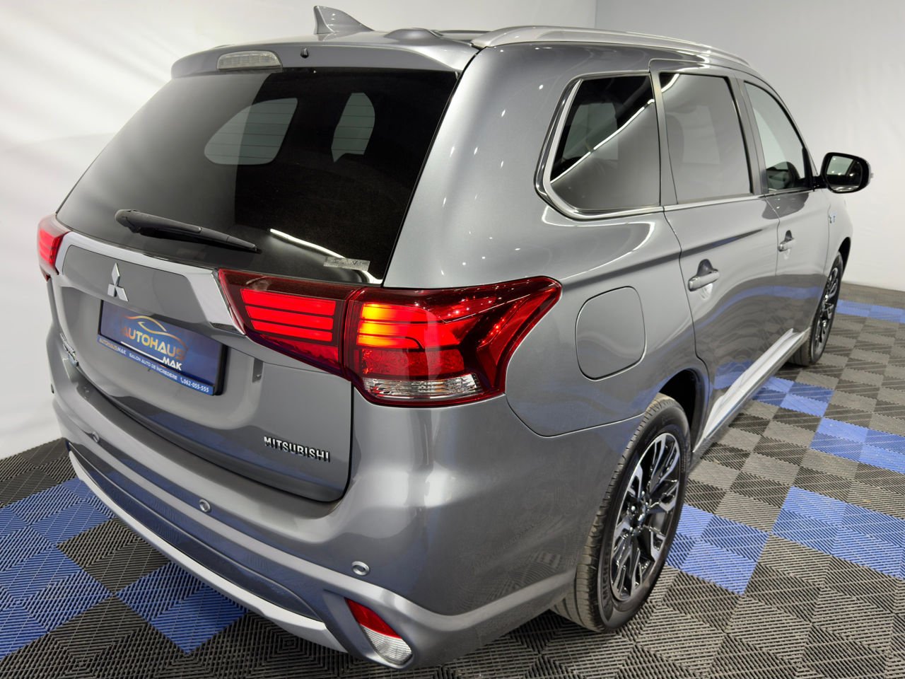 Mitsubishi Outlander III (2012 - 2021) image Mitsubishi Outlander III (2012 - 2021) image