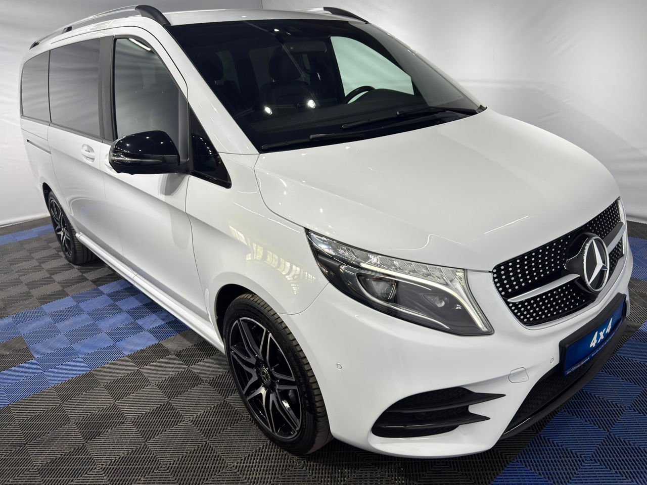Mercedes-Benz V-Class W447 (2014 - ) image Mercedes-Benz V-Class W447 (2014 - ) image