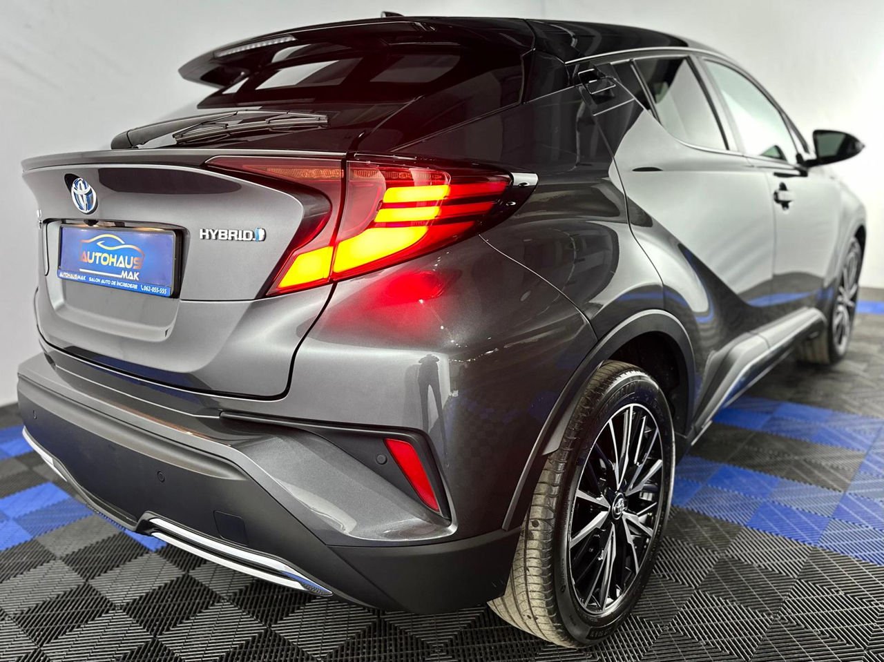 Toyota C-HR 2016 - image Toyota C-HR 2016 - image