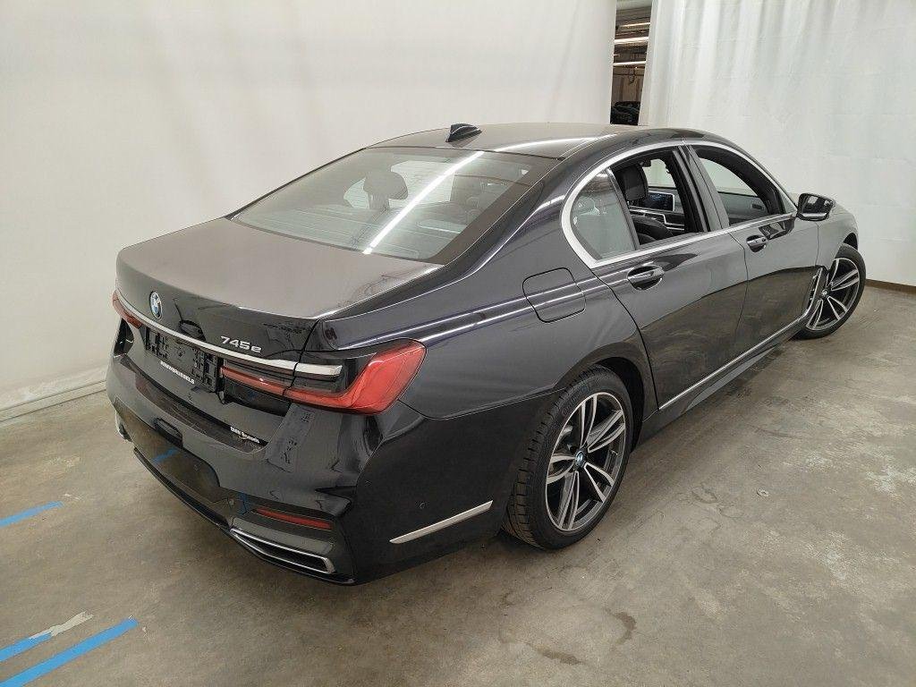 BMW 7 Series G11/G12 (2015 - ) image